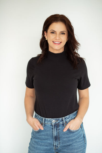 Camiseta Feminina Gola Alta De Cotton - Preta